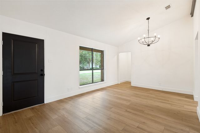 221 N 1st Street, Mabank, TX 75147