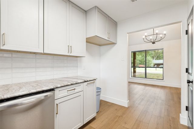 221 N 1st Street, Mabank, TX 75147
