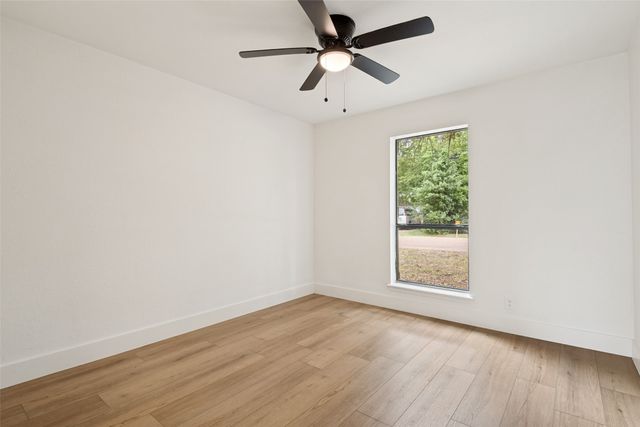 221 N 1st Street, Mabank, TX 75147