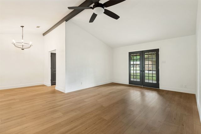 221 N 1st Street, Mabank, TX 75147