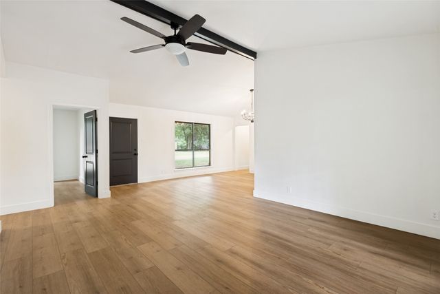 221 N 1st Street, Mabank, TX 75147