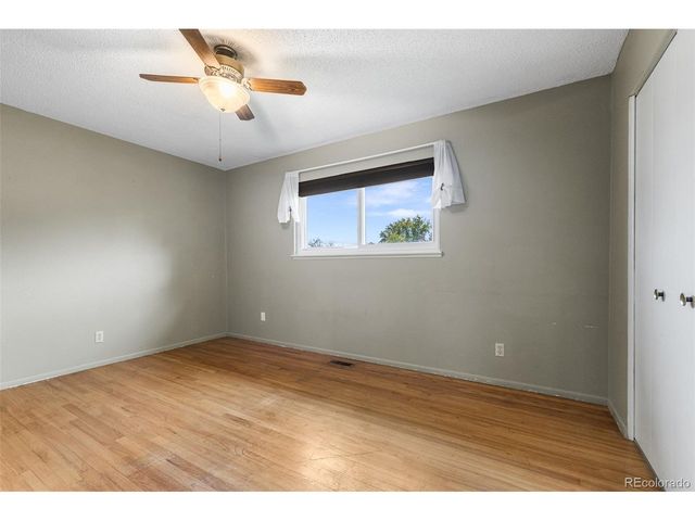 44 Glenmore Rd, Pueblo, CO 81001
