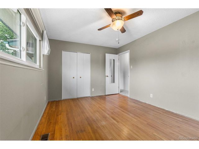 44 Glenmore Rd, Pueblo, CO 81001