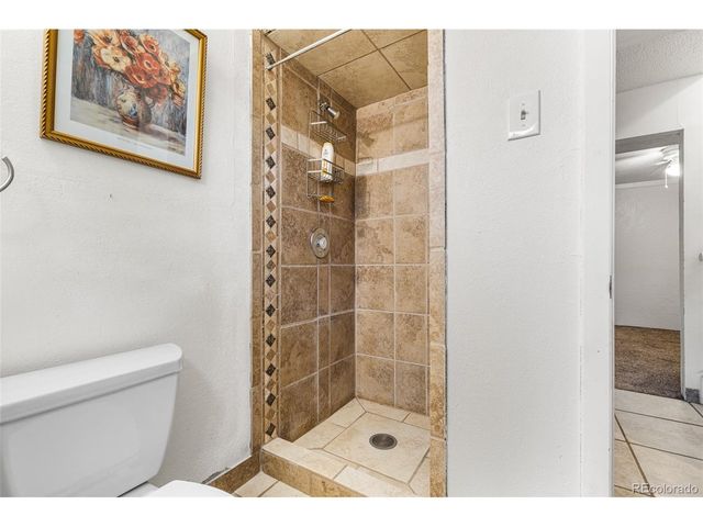 44 Glenmore Rd, Pueblo, CO 81001