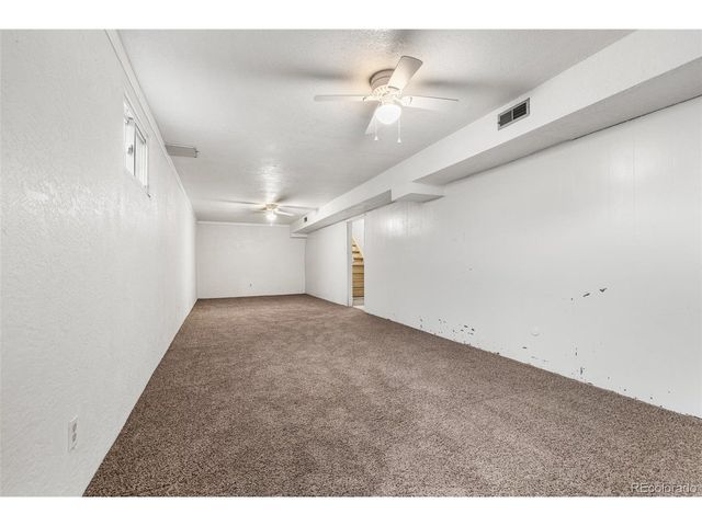44 Glenmore Rd, Pueblo, CO 81001