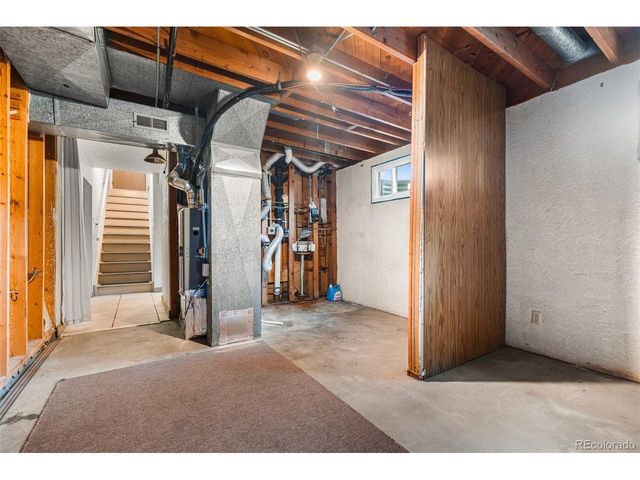 44 Glenmore Rd, Pueblo, CO 81001