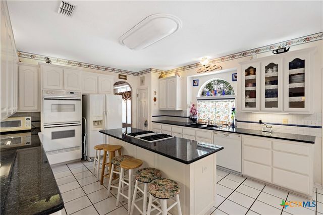 628 Mission View Court, New Braunfels, TX 78130