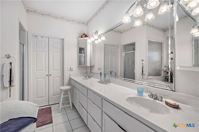 628 Mission View Court, New Braunfels, TX 78130