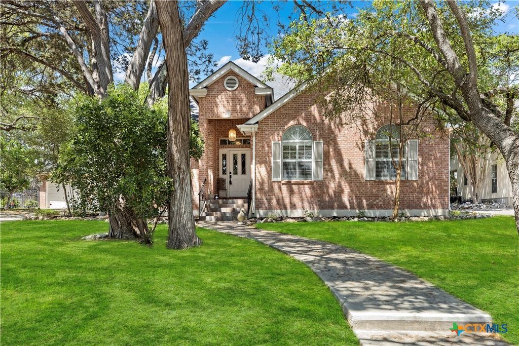 628 Mission View Court, New Braunfels, TX 78130