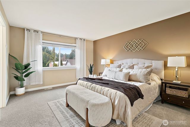 26621 106th Avenue SE, Kent, WA 98030