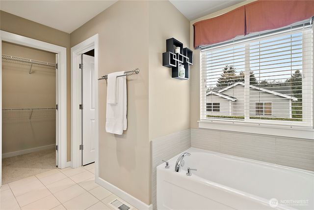 26621 106th Avenue SE, Kent, WA 98030