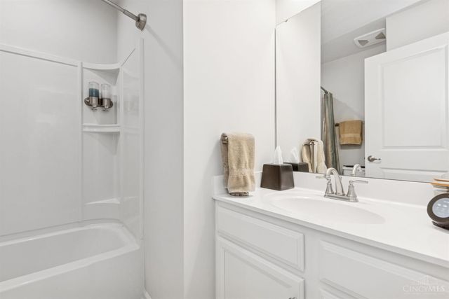 2472 Streamside Drive, Batavia Twp, OH 45103