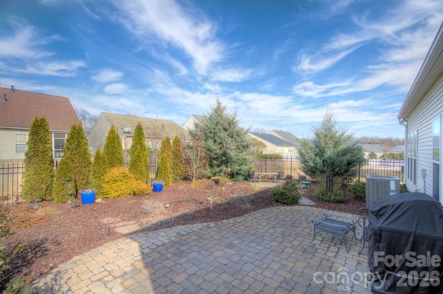 10219 Threatt Woods Drive, Charlotte, NC 28277