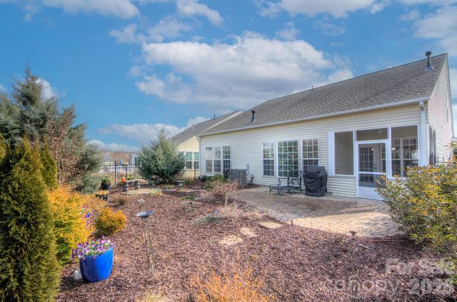 10219 Threatt Woods Drive, Charlotte, NC 28277