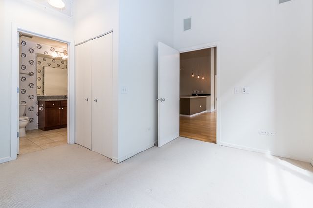 1735 N Paulina Street 206, Chicago, IL 60622