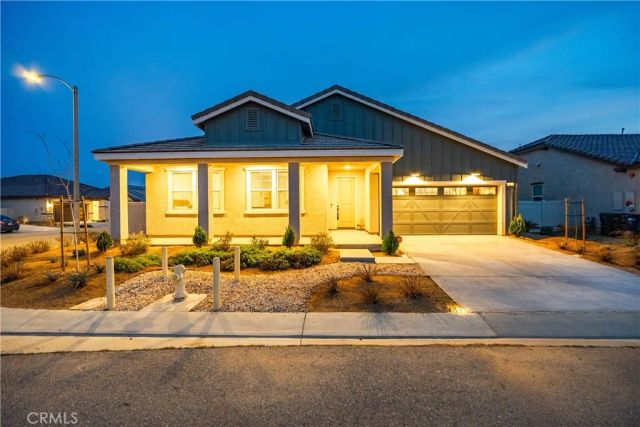 8812 W Dale Drive, Lancaster, CA 93536
