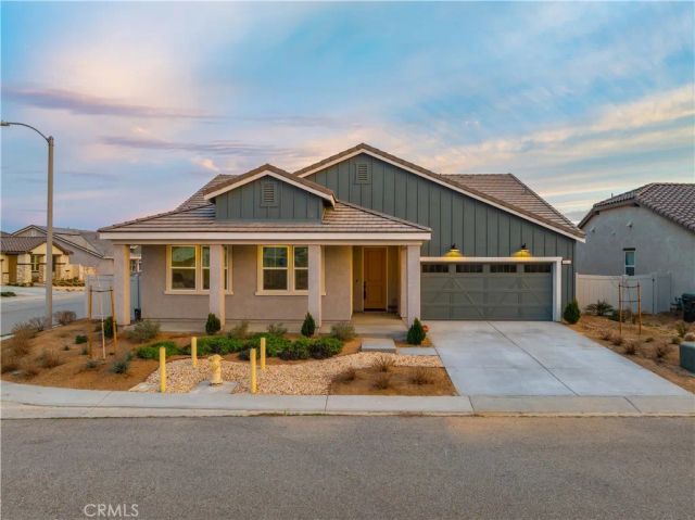 8812 W Dale Drive, Lancaster, CA 93536