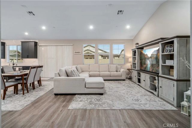 8812 W Dale Drive, Lancaster, CA 93536