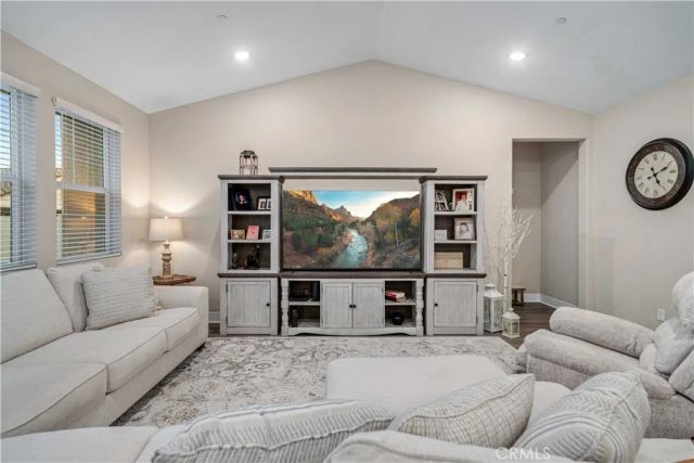 8812 W Dale Drive, Lancaster, CA 93536