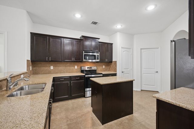 8904 Whirlwind Trail, Aubrey, TX 76227