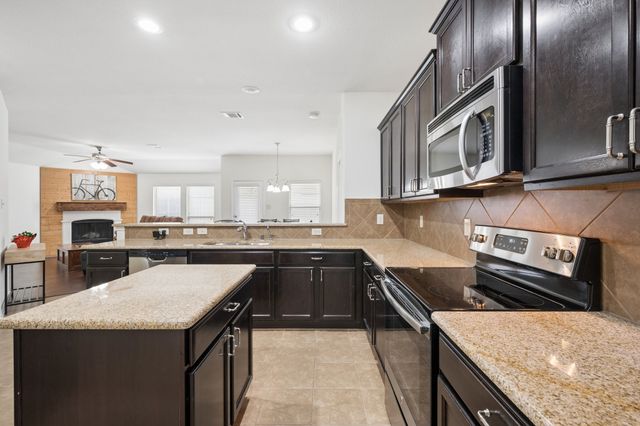 8904 Whirlwind Trail, Aubrey, TX 76227