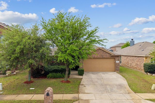 8904 Whirlwind Trail, Aubrey, TX 76227