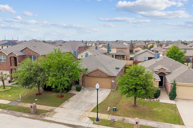 8904 Whirlwind Trail, Aubrey, TX 76227