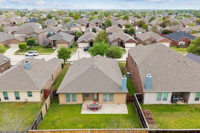 8904 Whirlwind Trail, Aubrey, TX 76227