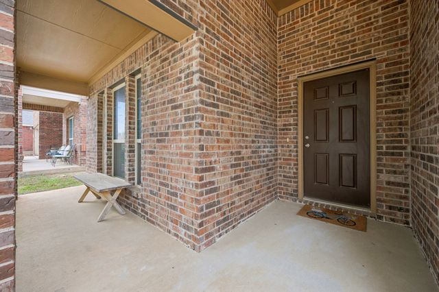 8904 Whirlwind Trail, Aubrey, TX 76227