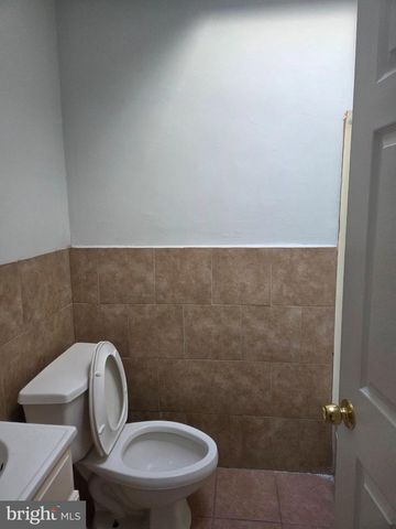 2037 NAPFLE ST, Philadelphia, PA 19152