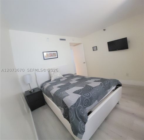 3200 Collins Ave 9-1, Miami Beach, FL 33140