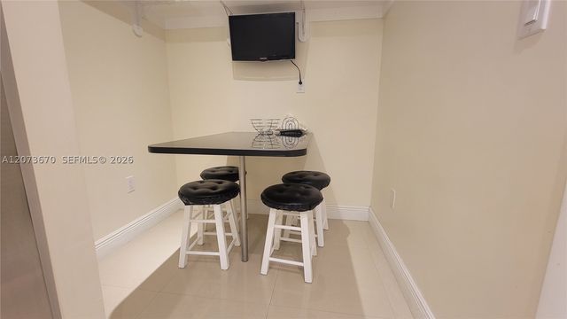 3200 Collins Ave 9-1, Miami Beach, FL 33140