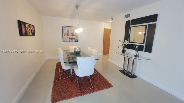 3200 Collins Ave 9-1, Miami Beach, FL 33140