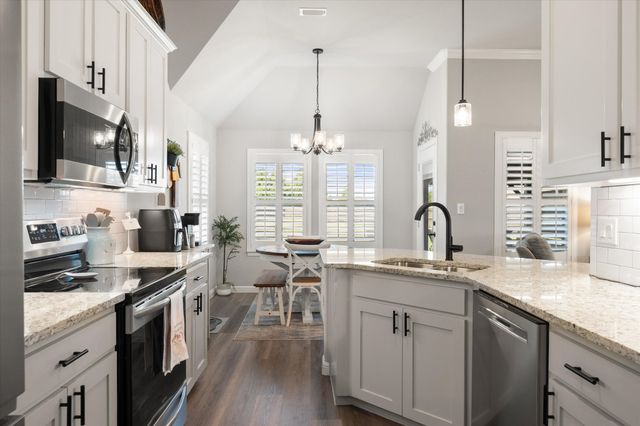 150 Palmer South Court, Palmer, TX 75152