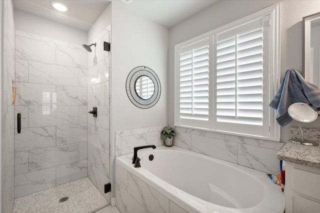 150 Palmer South Court, Palmer, TX 75152