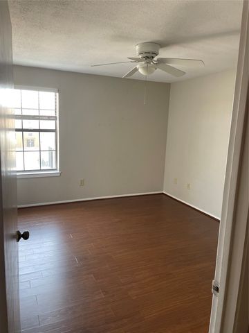 218 N Texas Boulevard 303, Denton, TX 76201