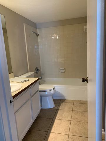 218 N Texas Boulevard 303, Denton, TX 76201