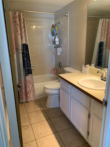 218 N Texas Boulevard 303, Denton, TX 76201