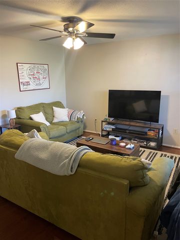 218 N Texas Boulevard 303, Denton, TX 76201