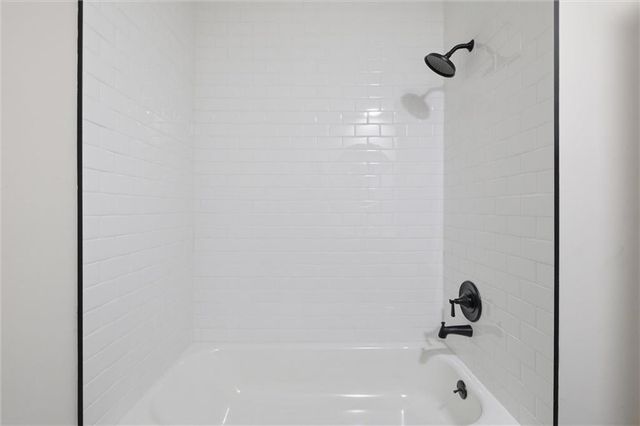 6832 NW Pleasant View Drive, Parkville, MO 64152