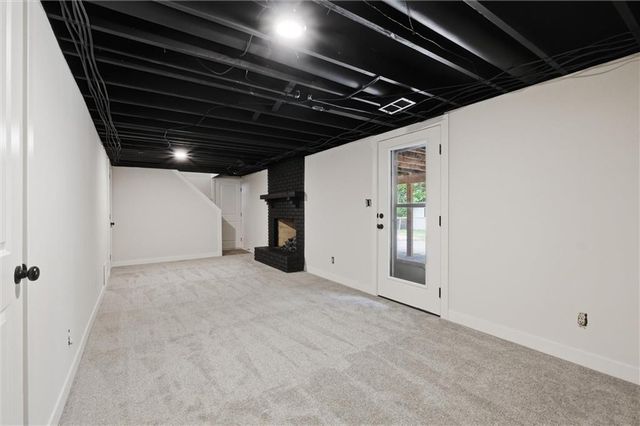 6832 NW Pleasant View Drive, Parkville, MO 64152