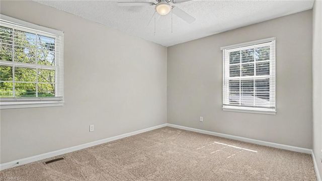1115 Castlegate Drive, Winston-salem, NC 27103