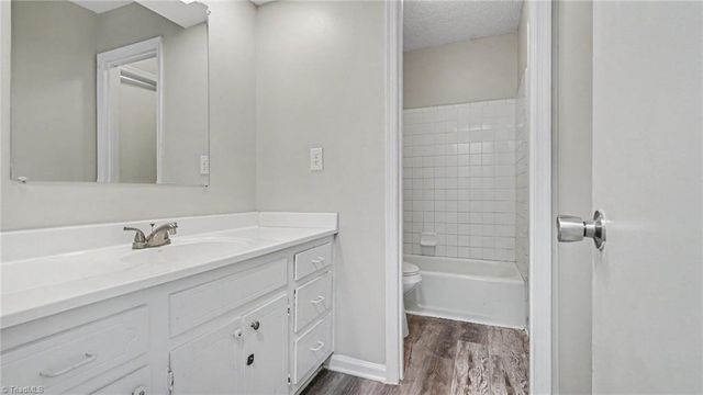 1115 Castlegate Drive, Winston-salem, NC 27103