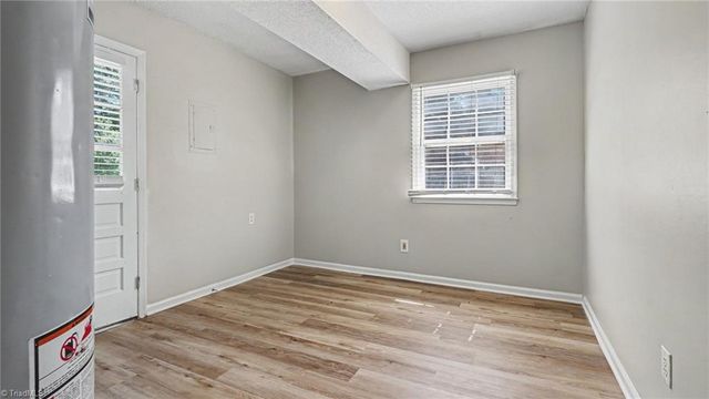 1115 Castlegate Drive, Winston-salem, NC 27103