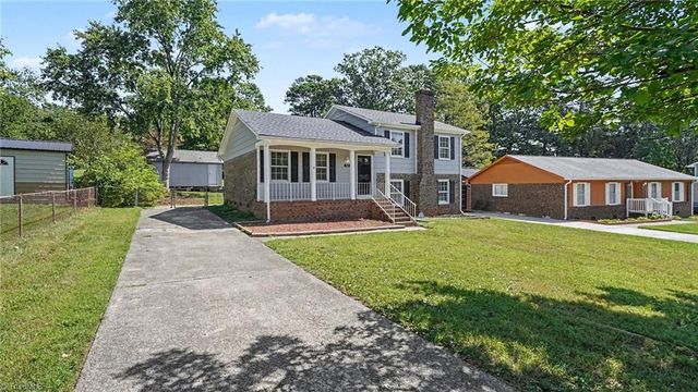 1115 Castlegate Drive, Winston-salem, NC 27103