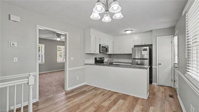 1115 Castlegate Drive, Winston-salem, NC 27103
