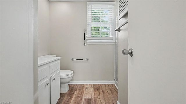 1115 Castlegate Drive, Winston-salem, NC 27103
