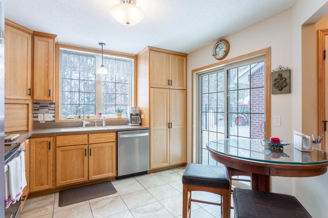 1520 Hunter Hill Road, Hudson, WI 54016