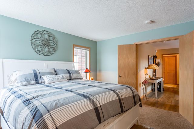 1520 Hunter Hill Road, Hudson, WI 54016