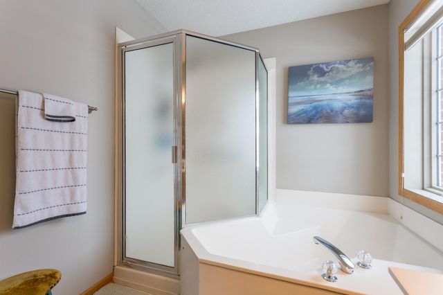 1520 Hunter Hill Road, Hudson, WI 54016